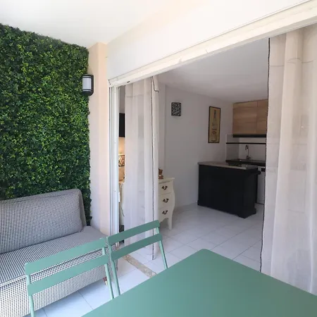 Appartamento Rénové Avec Vue Dans Résidence Avec Piscine - Fr-1-472a-318 *